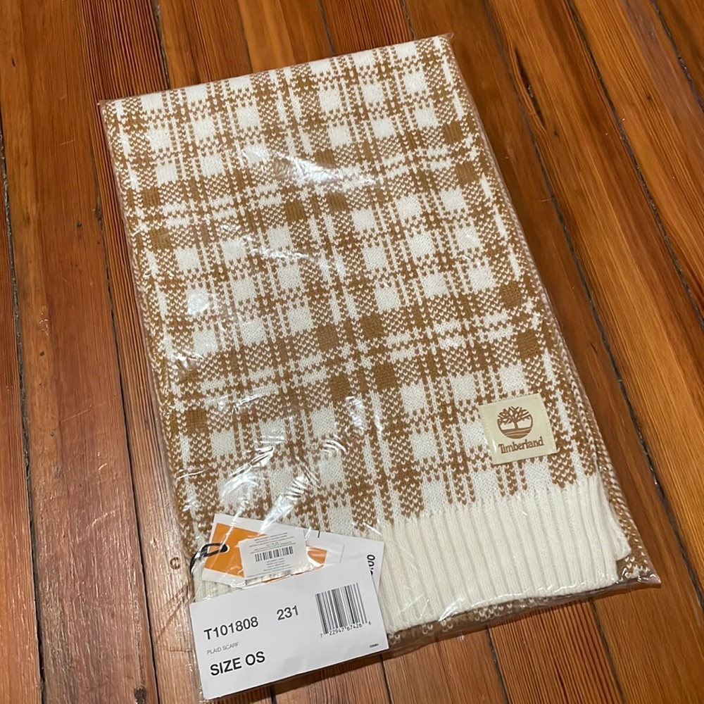 Timberland Plaid Scarf in White and Tan